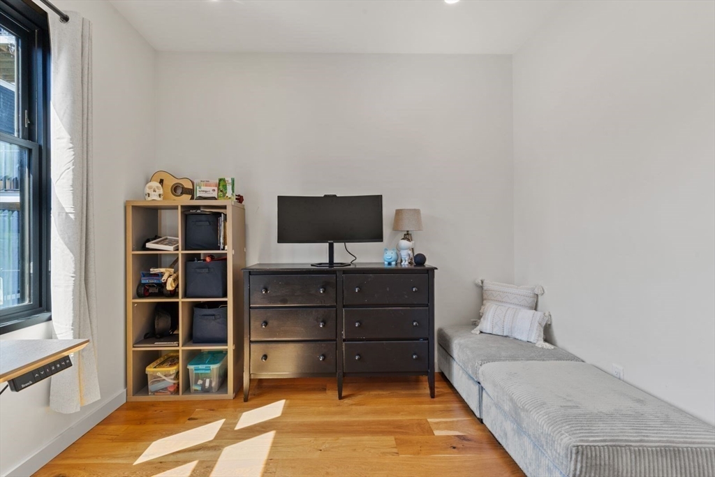 211 Condor St, East Boston