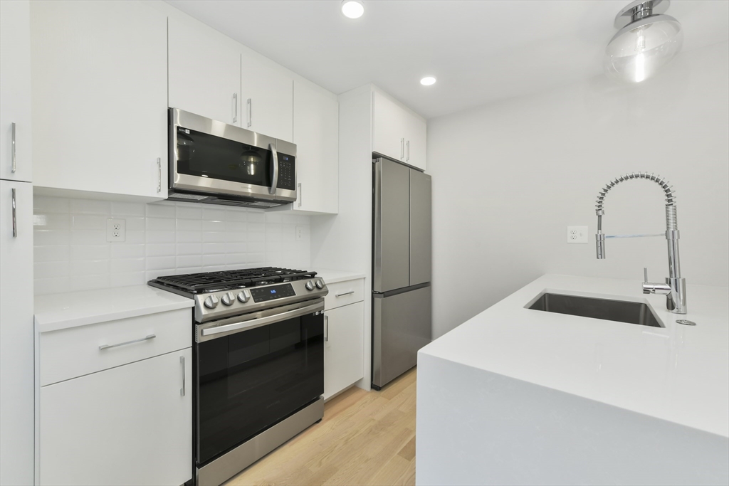 10 Lamson Ct, East Boston