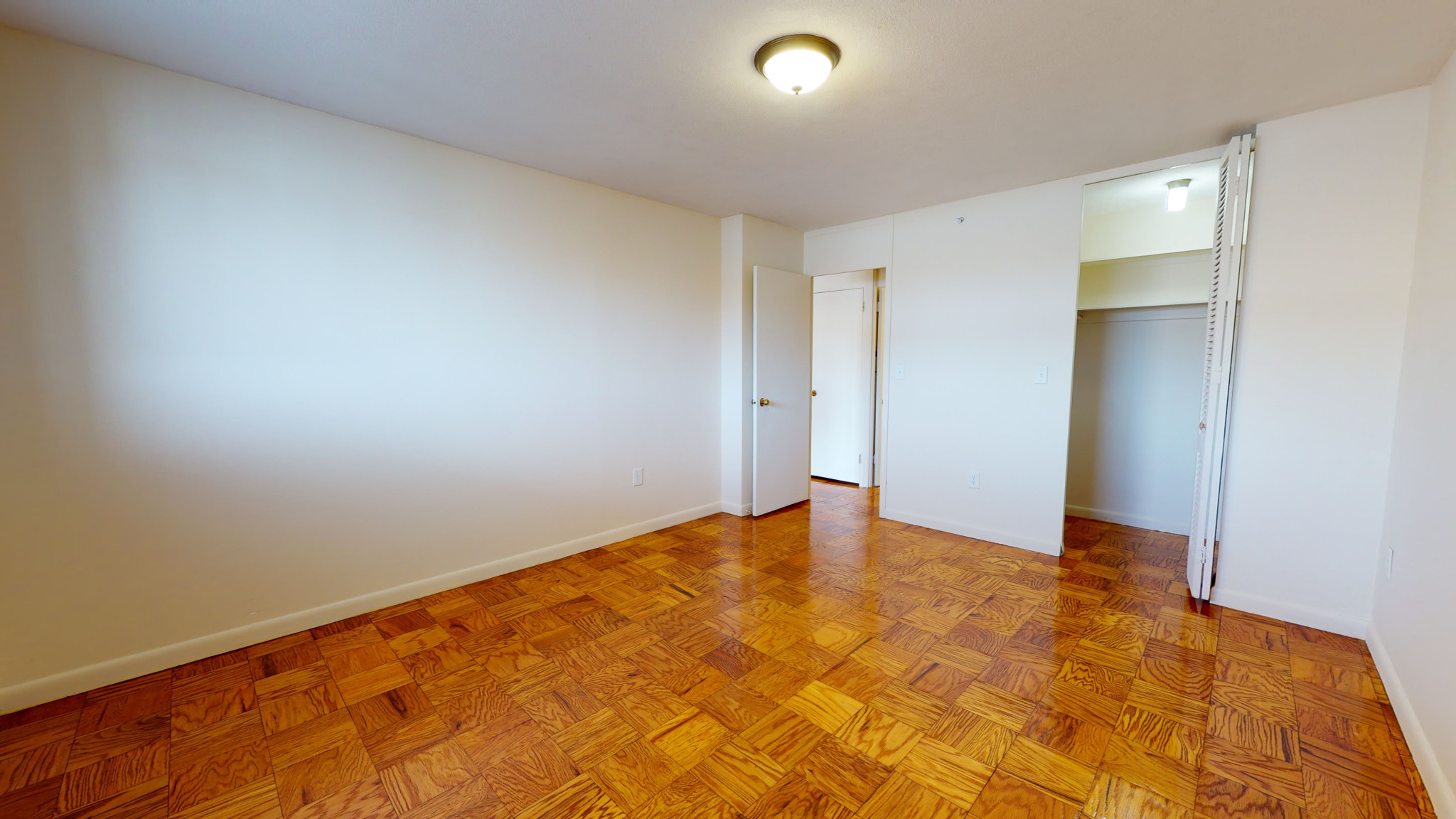 101 Monmouth St, Longwood