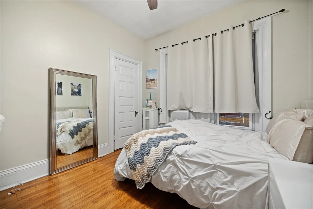 259 Beacon St, Back Bay