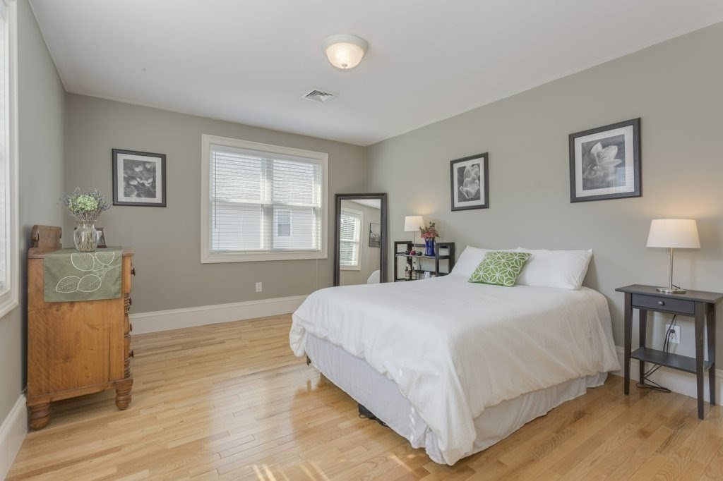 13 Downer Ct, Dorchester