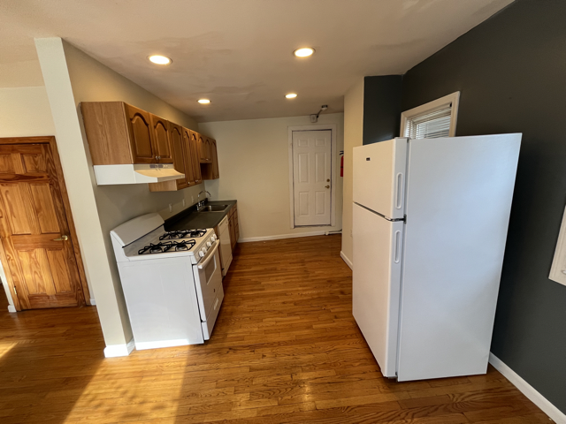 6 Alberta Ter, North Cambridge