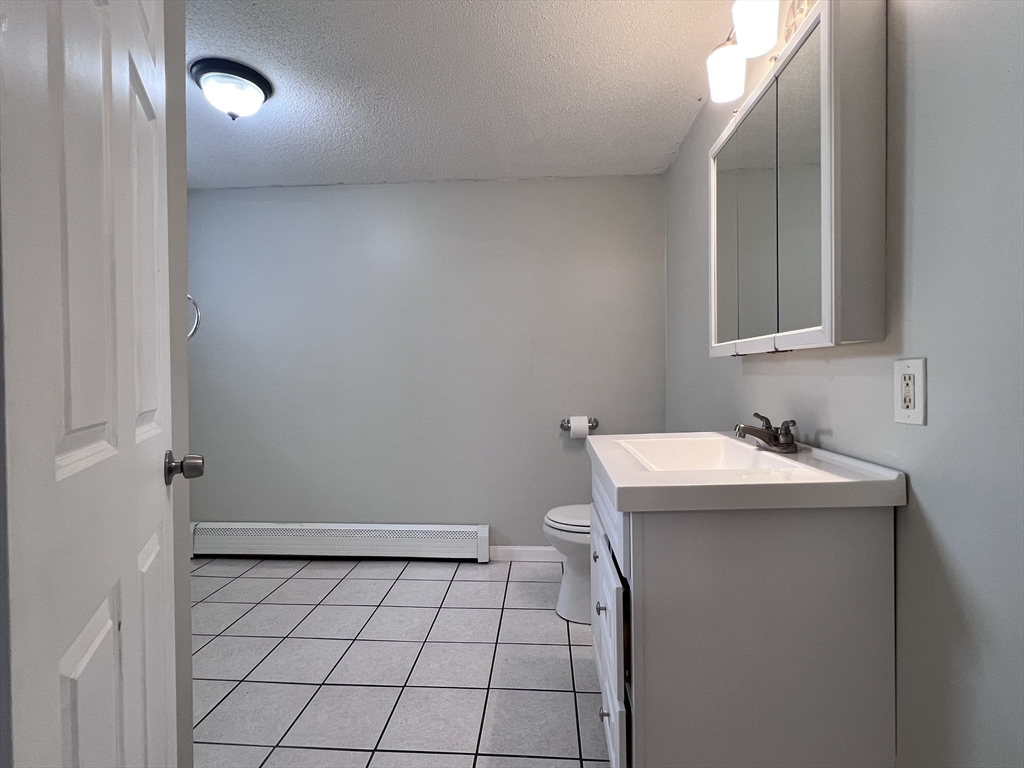 991 County St, Fall River