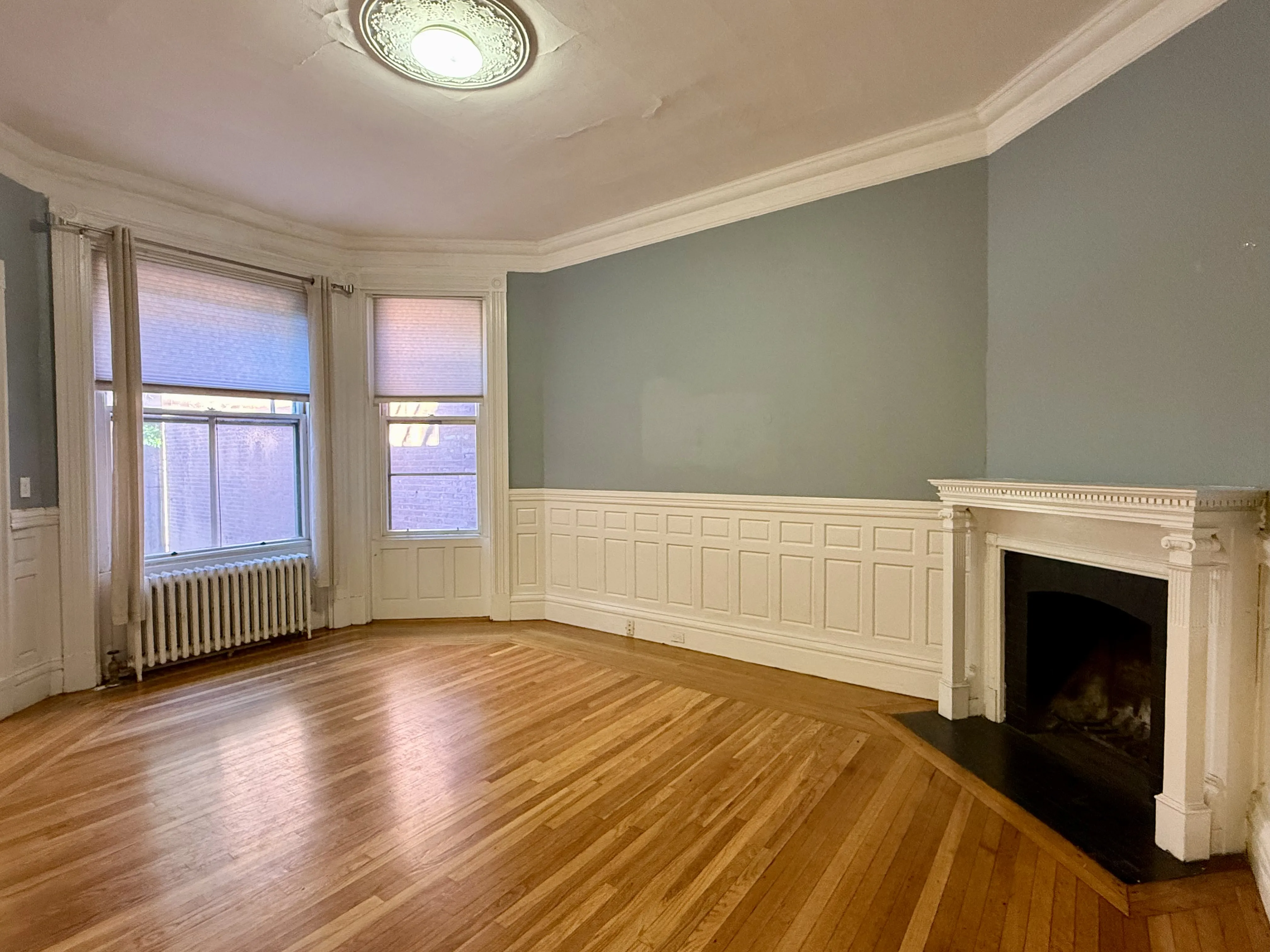 295 Newbury St, Back Bay