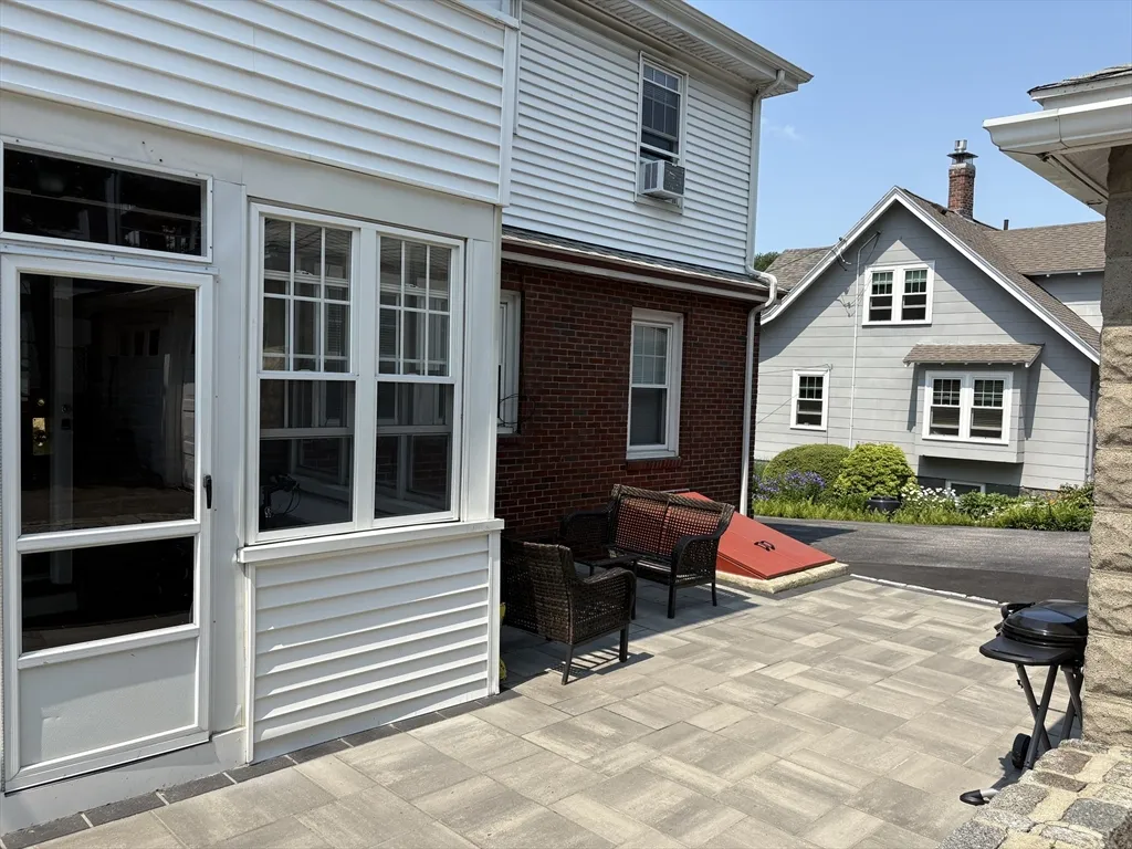 94 Glendale Rd, Quincy