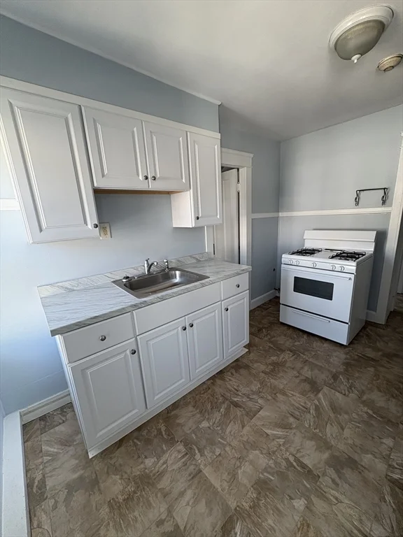 12 Capron St, Attleboro