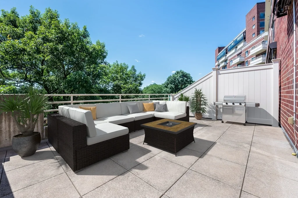 199 Coolidge Ave, Watertown