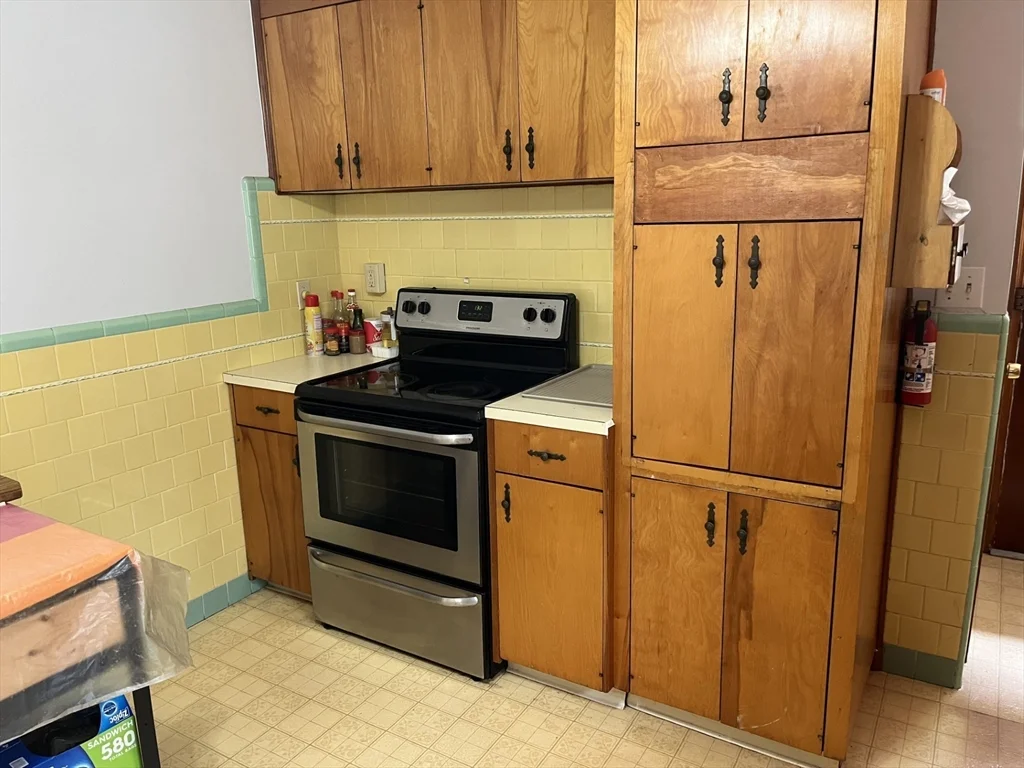 32 Harriet Ave, Shrewsbury