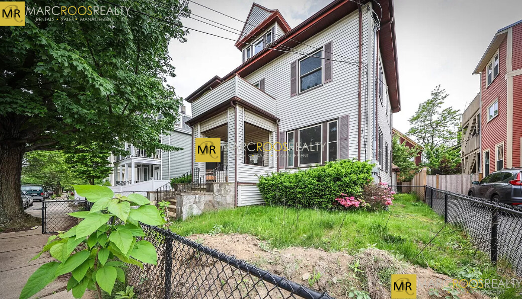 22 Grand View Ave, Prospect Hill