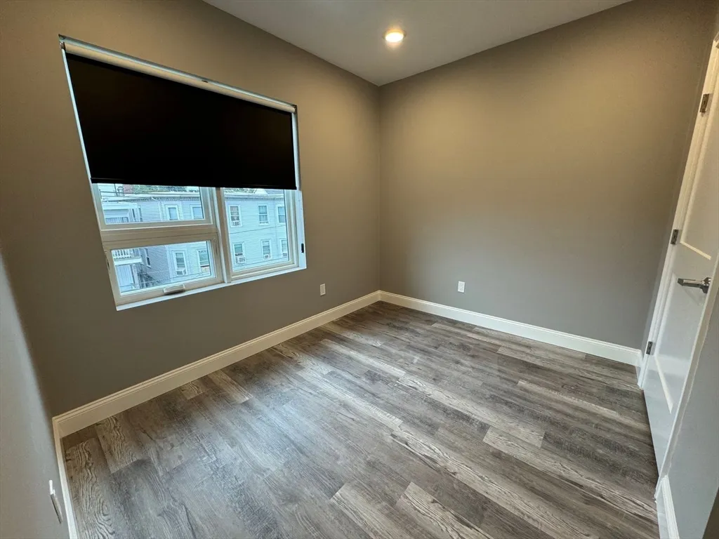 650 Beach St, Revere