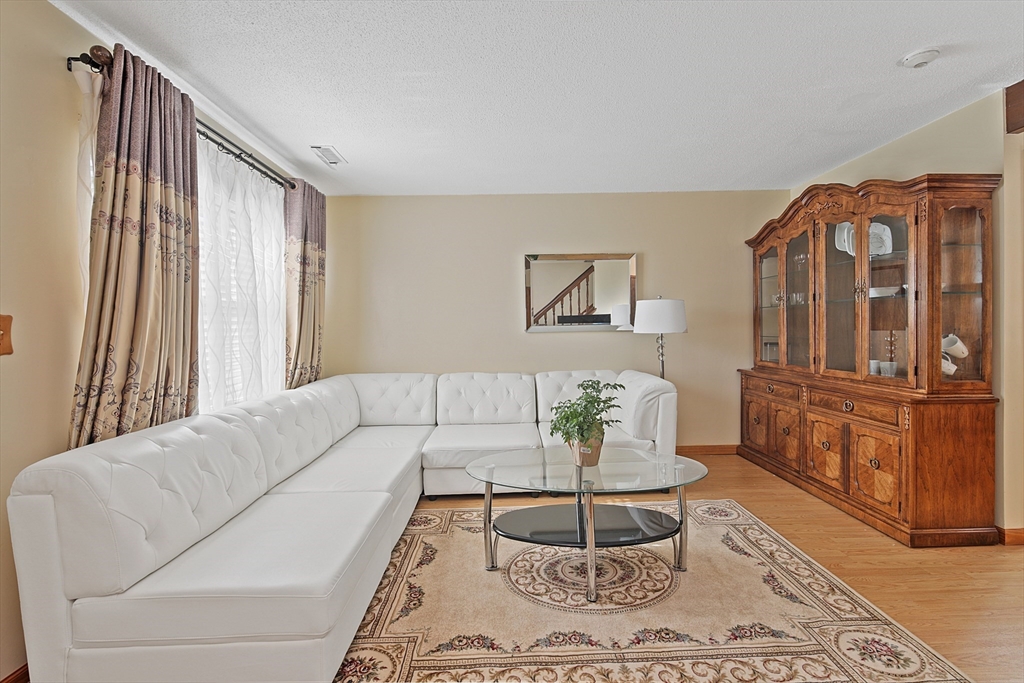 38 Rocky Nook, Malden