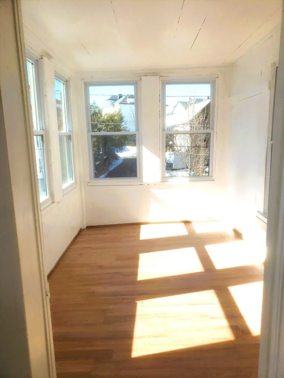 26 Arlington St, Lowell