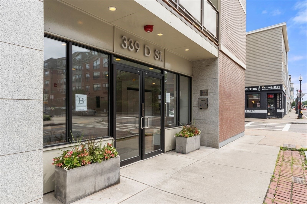 339 D St, South Boston