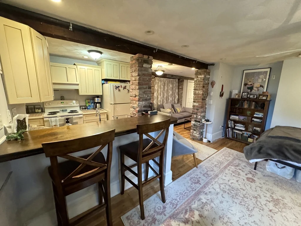 39 Highland Ave, Arlington