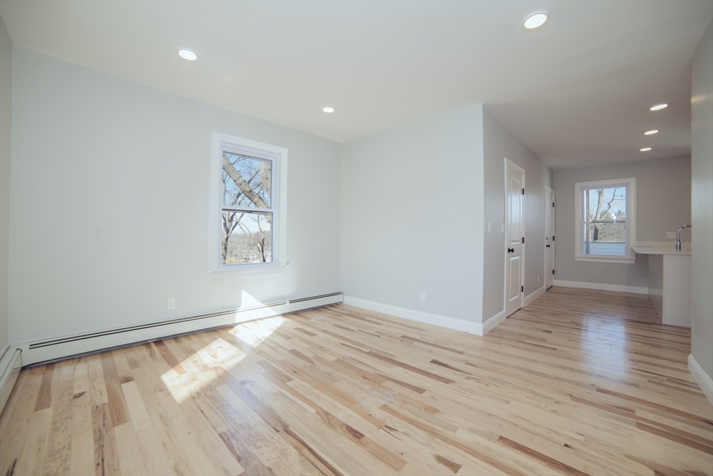 10 Duffley Ct, Chestnut Hill