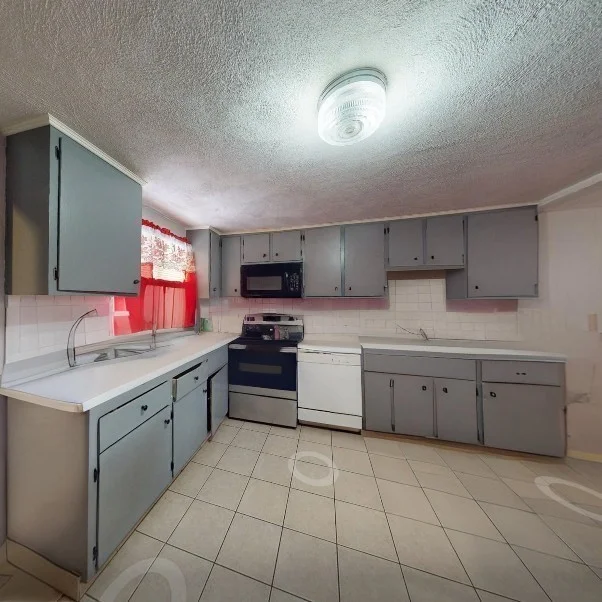 50 Plymouth St, Everett