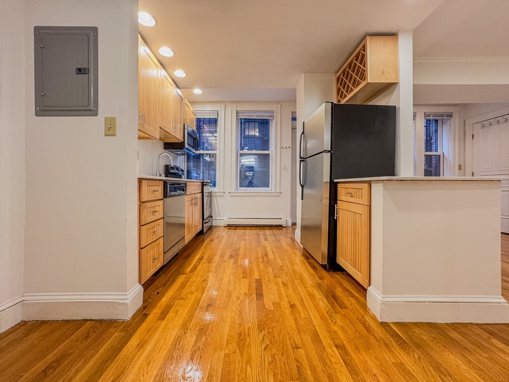 195 Commonwealth Ave, Back Bay