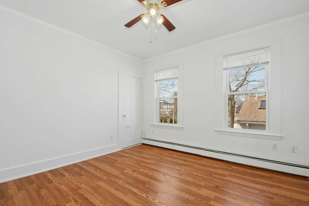 78 Grove St, Gloucester