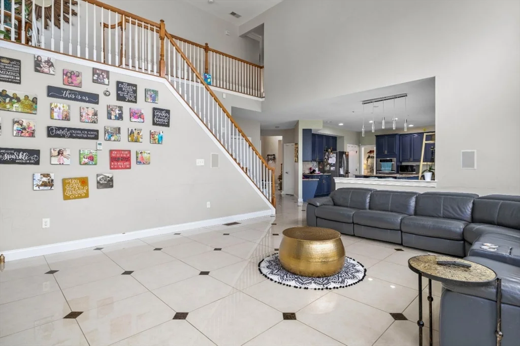 77 Hound Pack Cir, Walpole