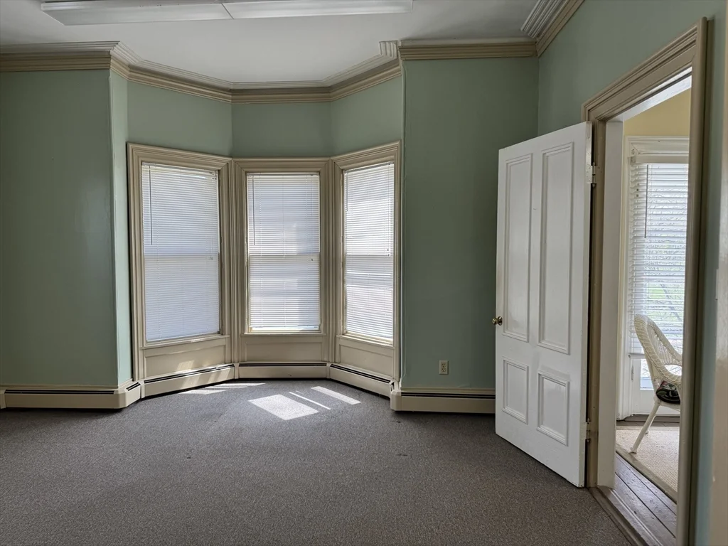 46 North Main St, West Brookfield