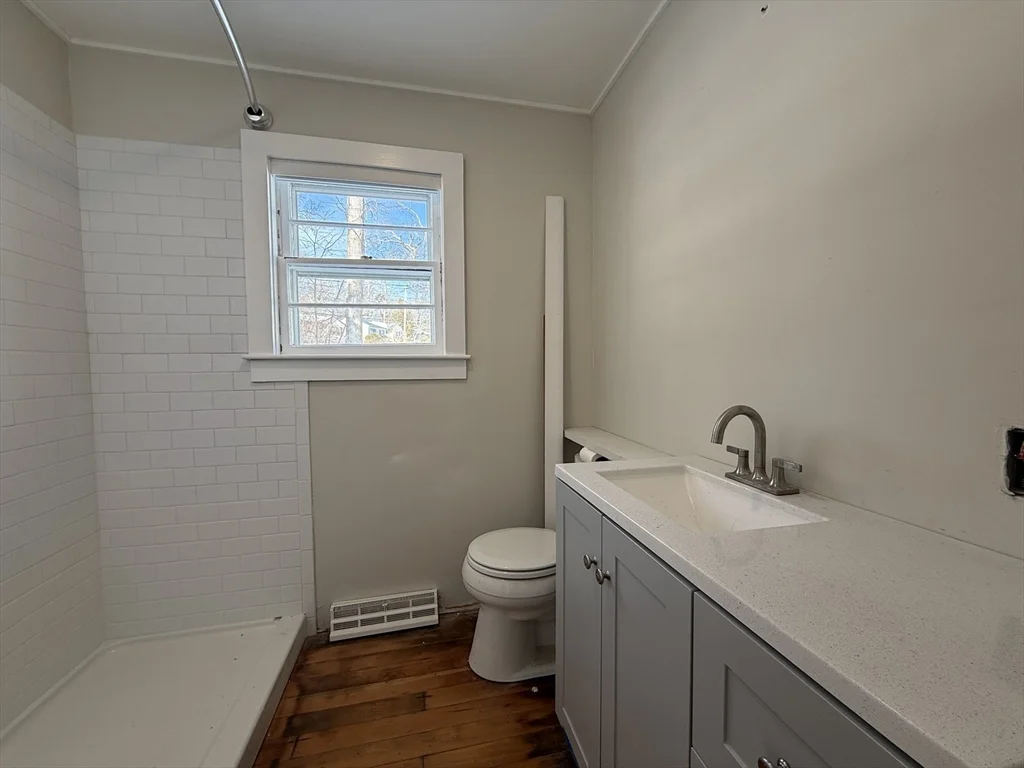 2 Cochituate Rd, Priscilla Beach