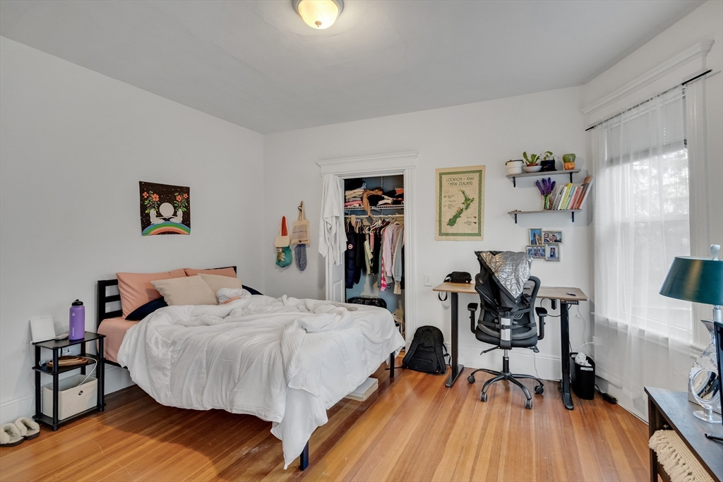 98 Cypress St, Emerson Gardens