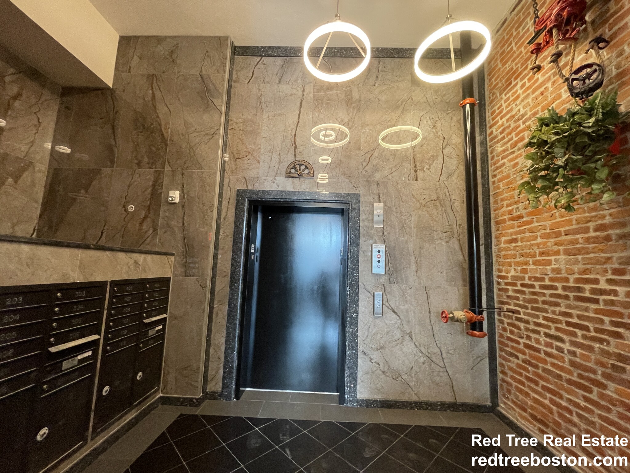 1028 Commonwealth Ave, Boston