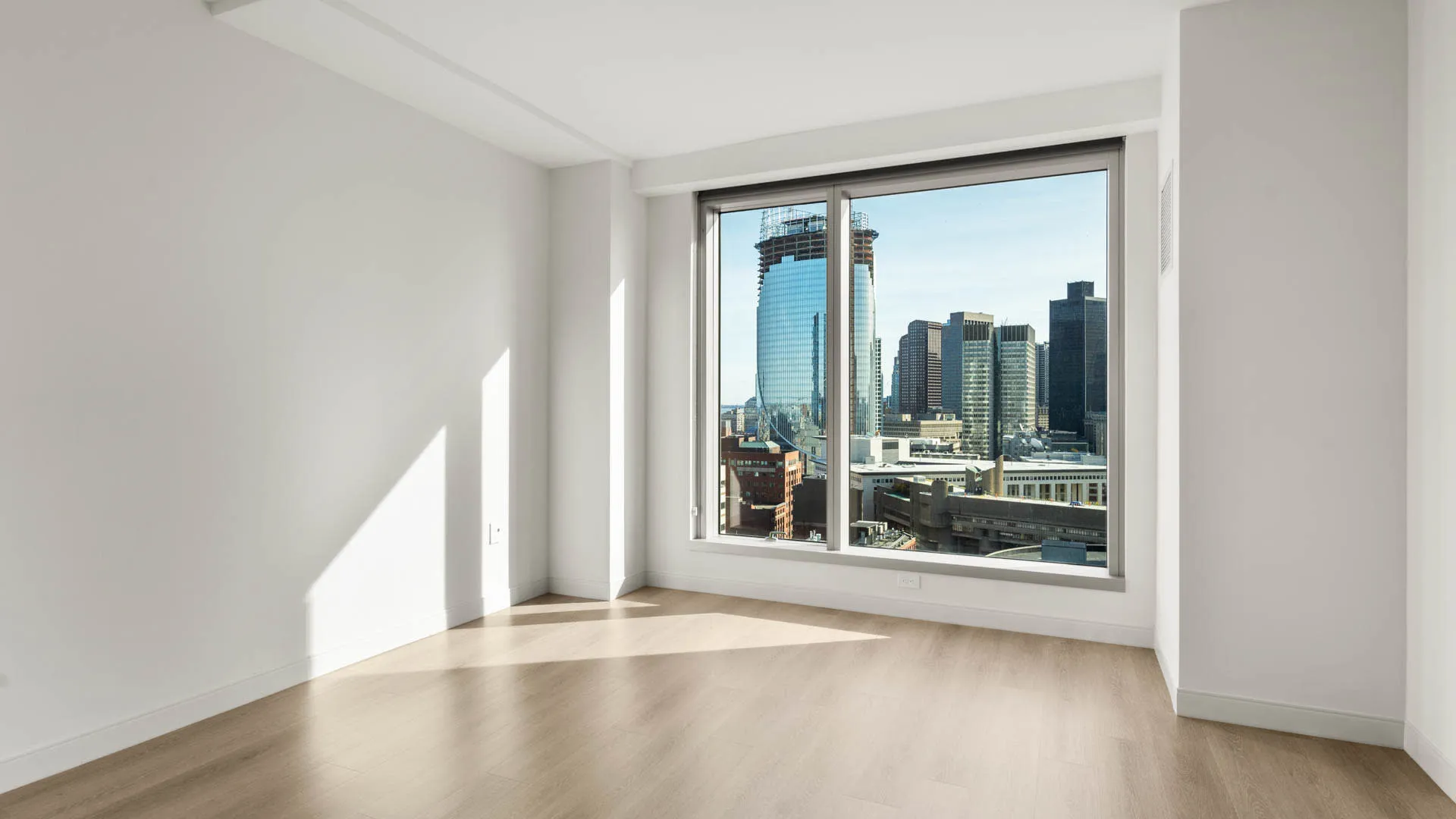 35 Lomasney Way, West End