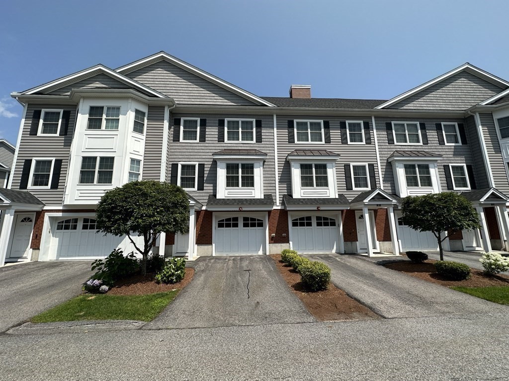 1975 Middlesex St, Lowell