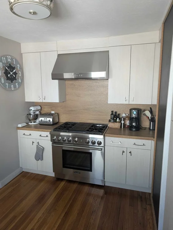 48A B, The Alphabets