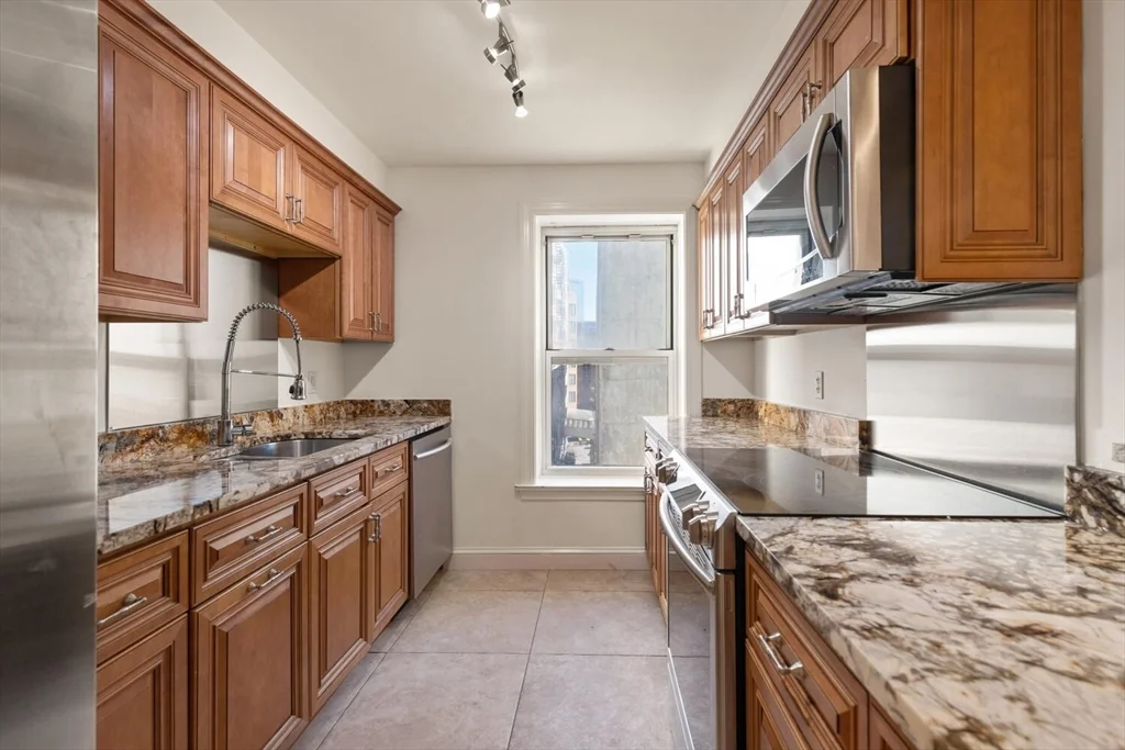 416 Commonwealth, Back Bay