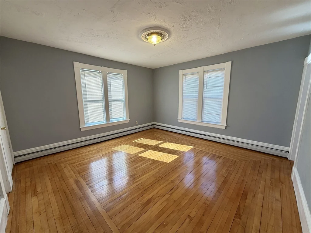 30 Riverview St, Brockton