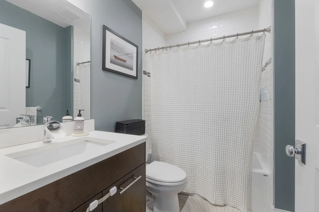 111 B St, South Boston