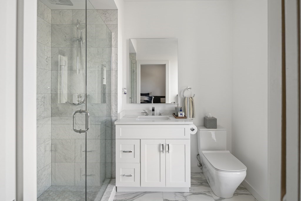 946 Saratgoa, East Boston