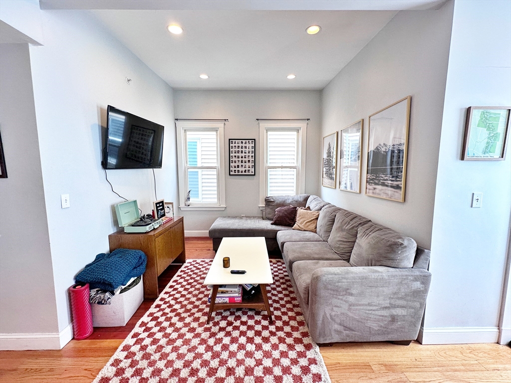 194 Marion St, East Boston