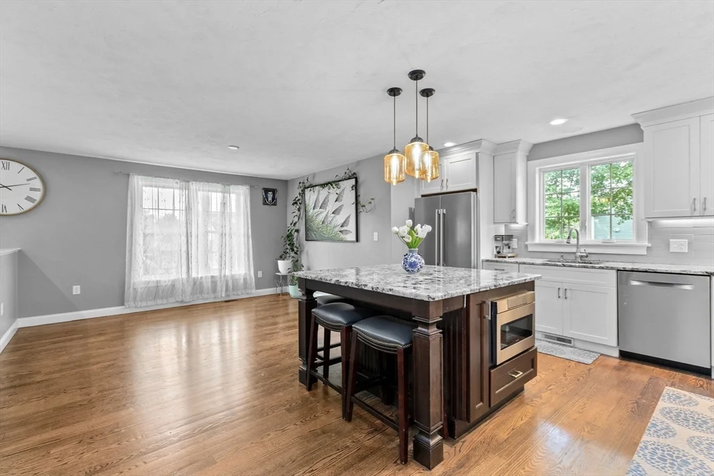 21 Pasture Brook Rd, Attleboro