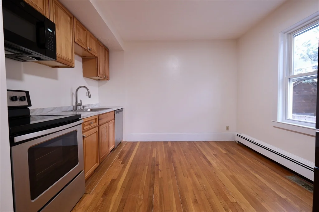 26 Cleveland St, Dedham