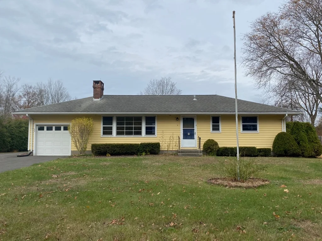 6 Highland Circle, Hadley