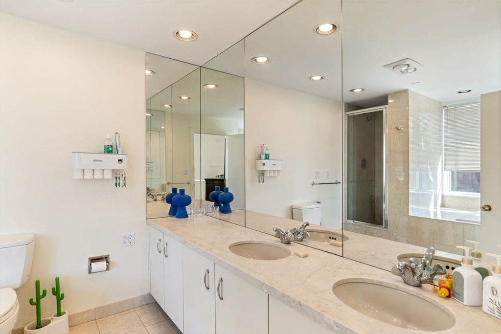 10 Rogers St, East Cambridge