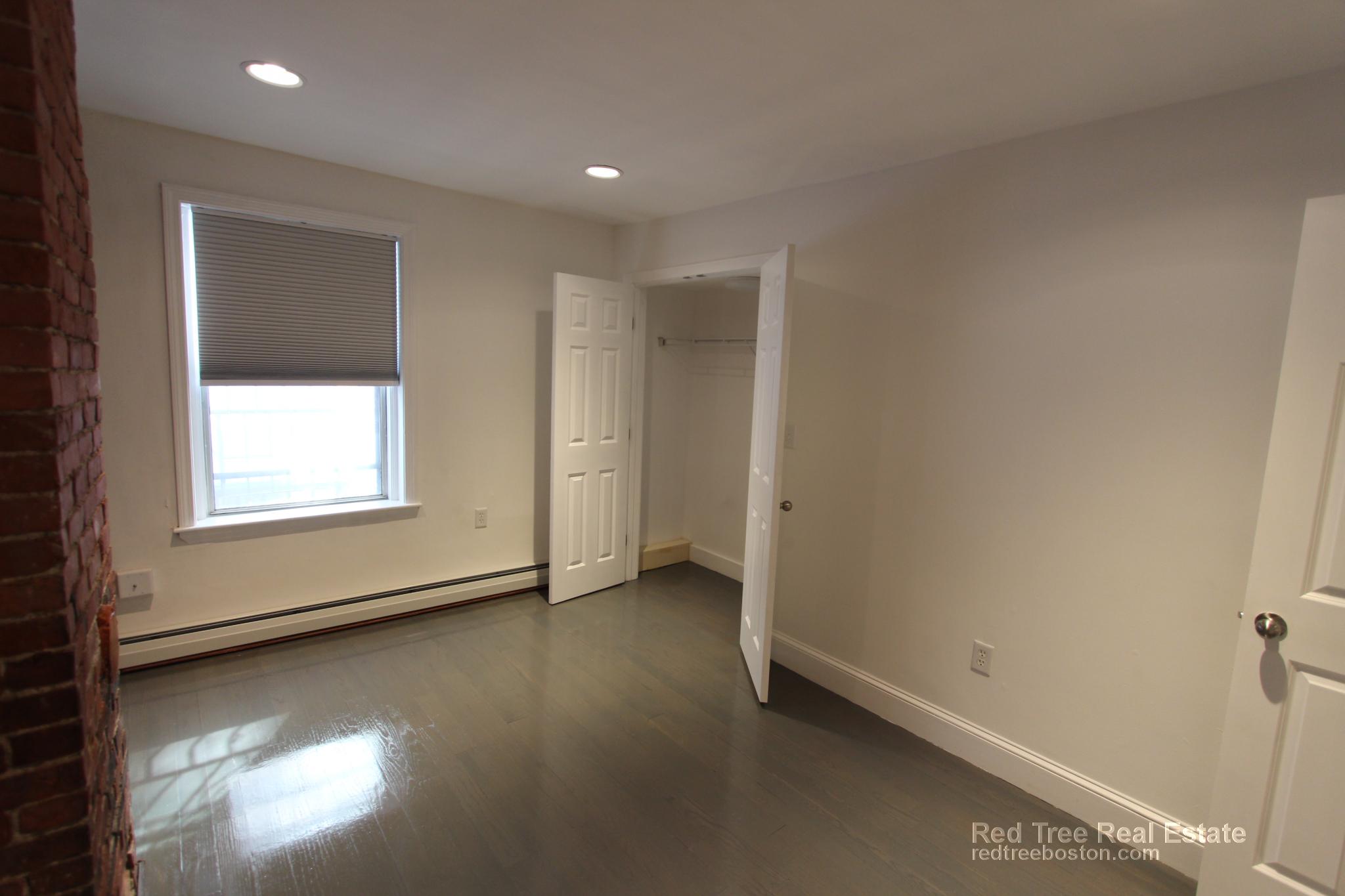 127 Saint Botolph St, Back Bay