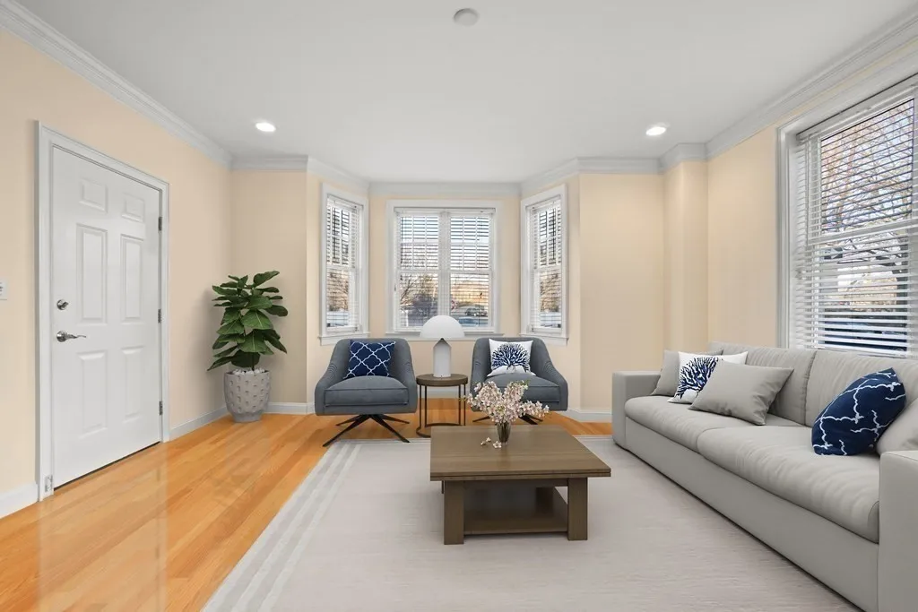 8 Howell, Dorchester