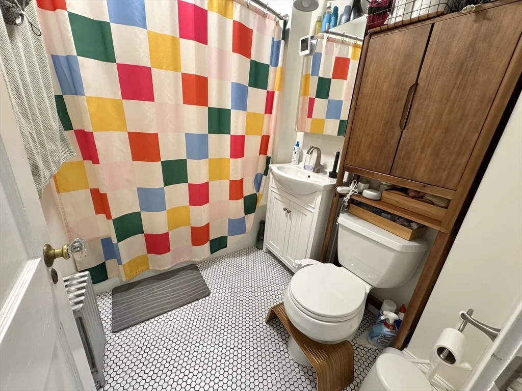 66 Marshall St, Medford