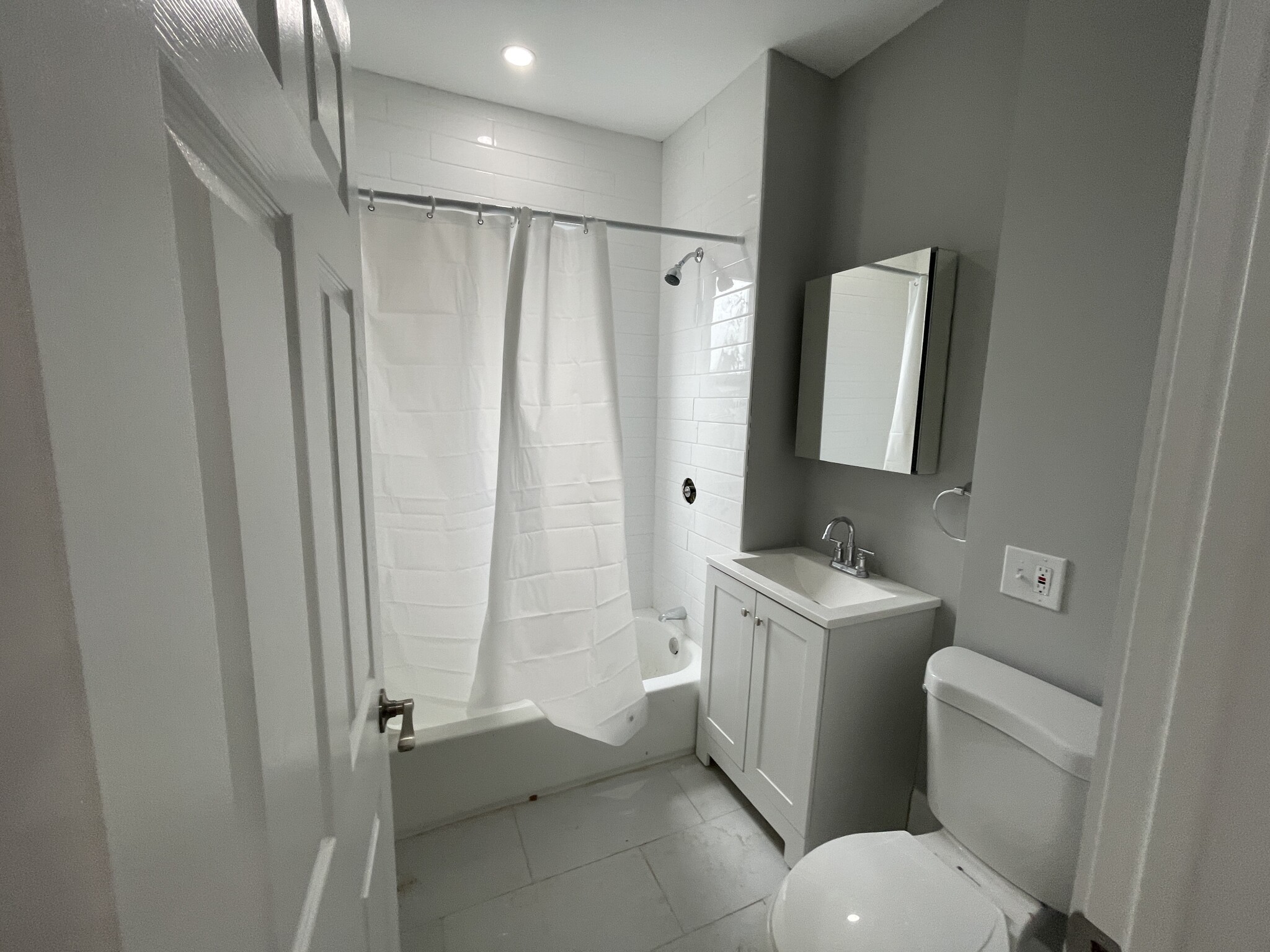 4 bed, 2 bath apartment for rent at 366 Highland Ave Unit 3B, Davis Square — photo 21 of 33