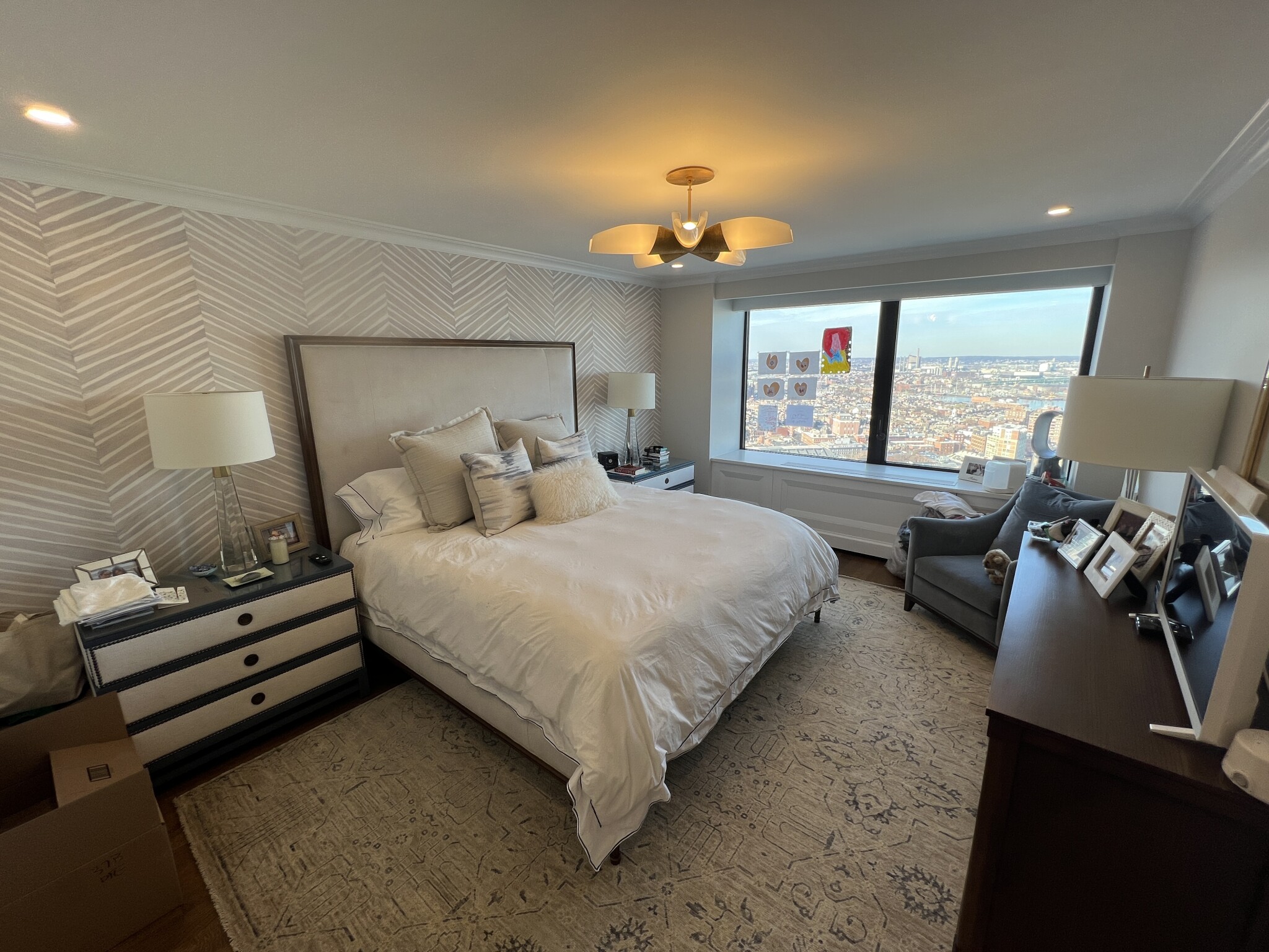 85 East India Row, Downtown