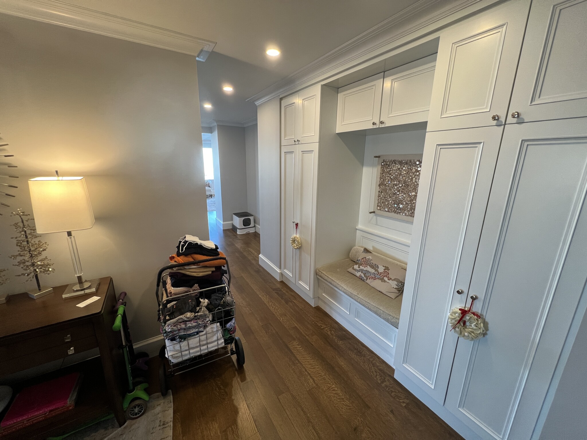 85 East India Row, Downtown