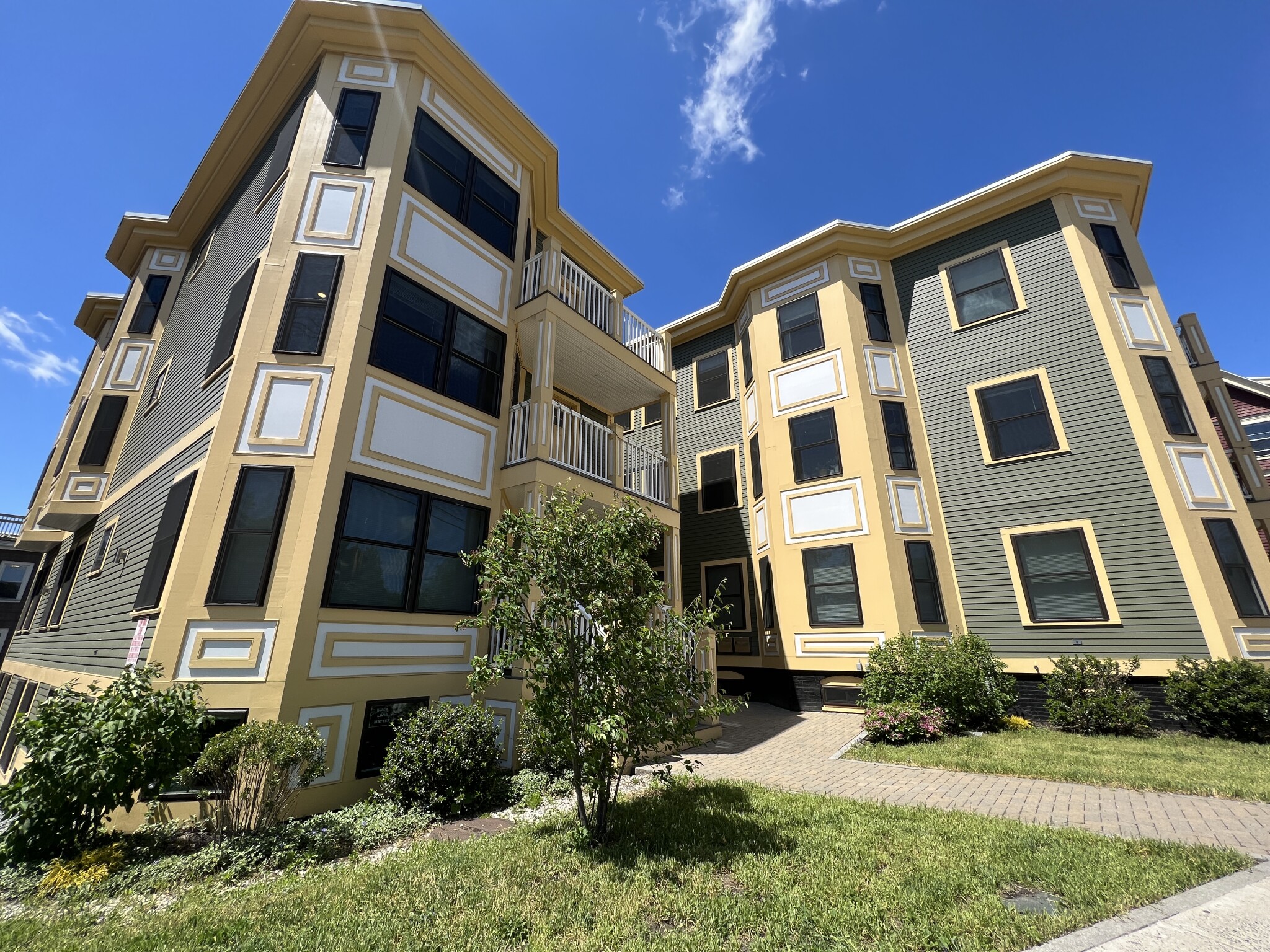 116 Holland St, Davis Square