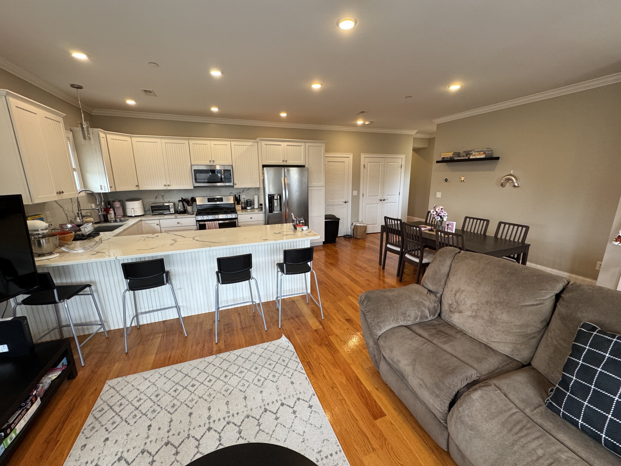 116 Holland St, Davis Square