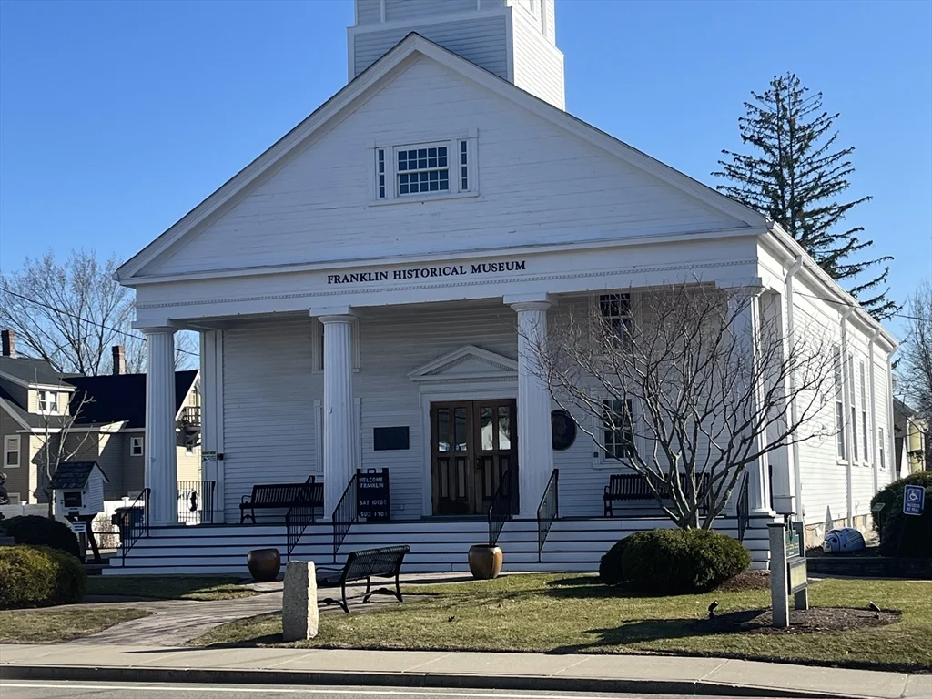 159 E Central, Franklin