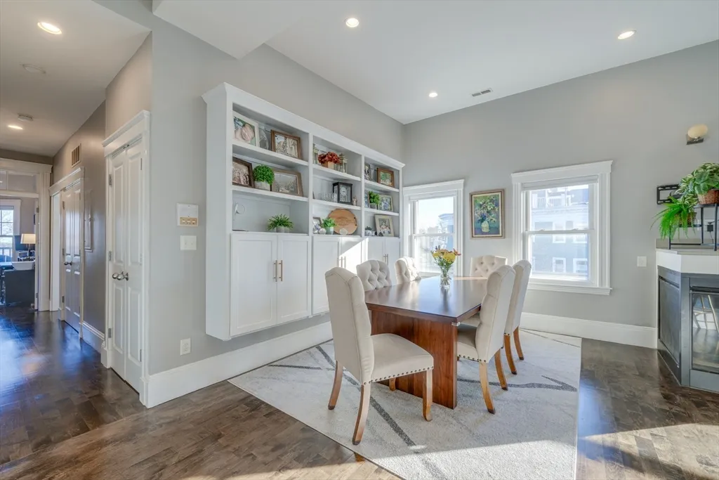 41 Farragut Rd, South Boston