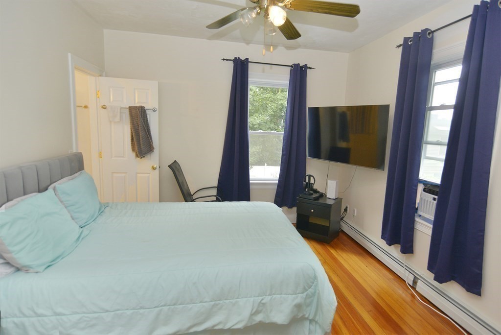 11 Ballard St, Jamaica Plain